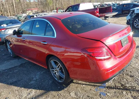 2019 Mercedes-Benz E 300 4Matic z USA, uszkodzony, nr VIN WDDZF4KB8KA489455